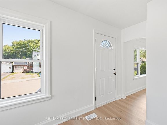 5th image of 22 David Ave