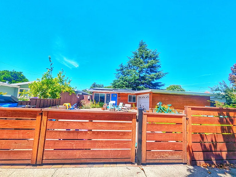 735 Lakewood Dr — Photo 11