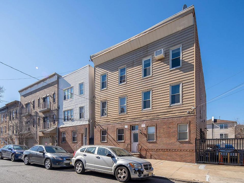 1st image of 45 Wright Ave APT 4