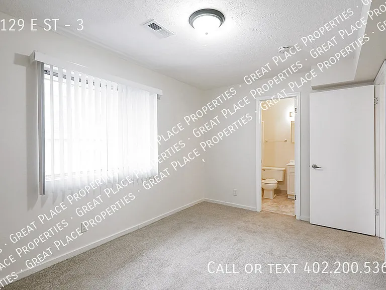 1129 E St #3 — Photo 14