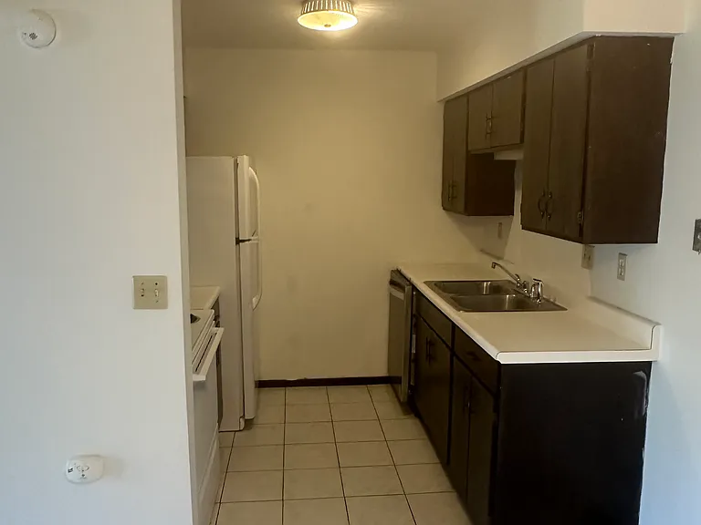 248 E Oak Cliff Ct #5 — Photo 5