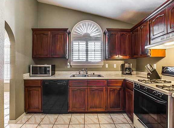 3rd image of 2922 Royal Run St