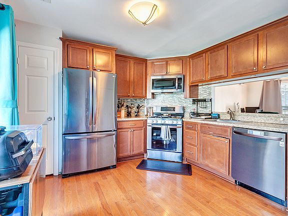 4th image of 6534 Morning Glen Ct