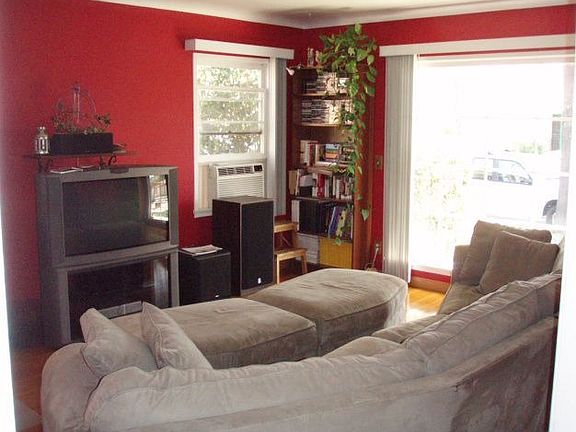 Living Viewing Front