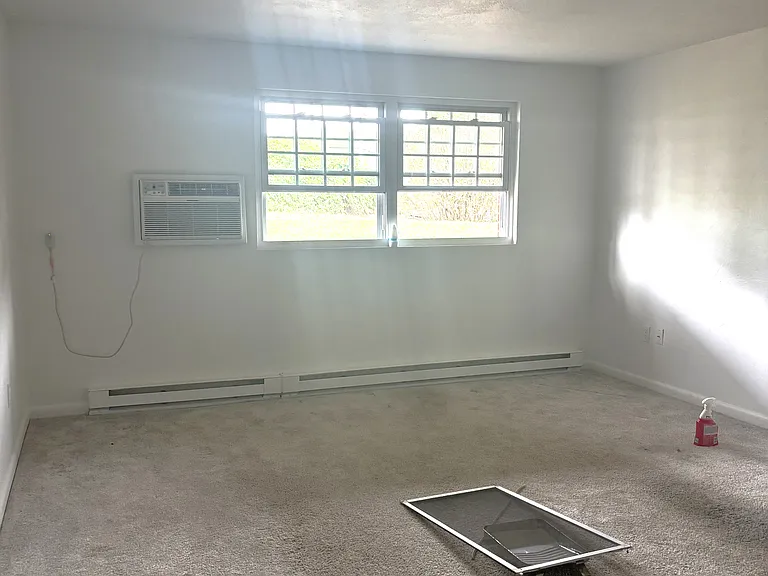 Governor Weare Apartments — Photo 37