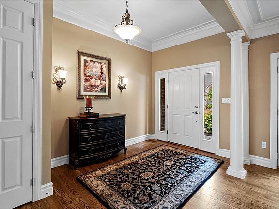 4th image of 298 Meadowbrook Country Club Est