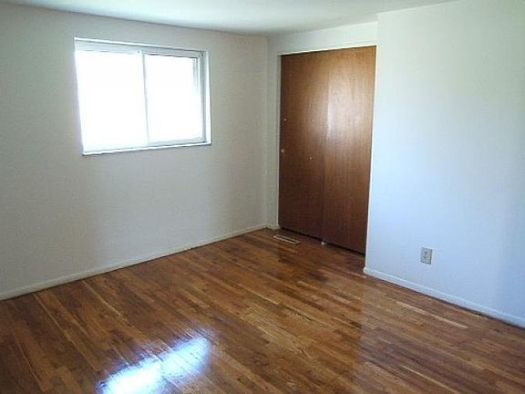 5th image of 1306 Burr Ave