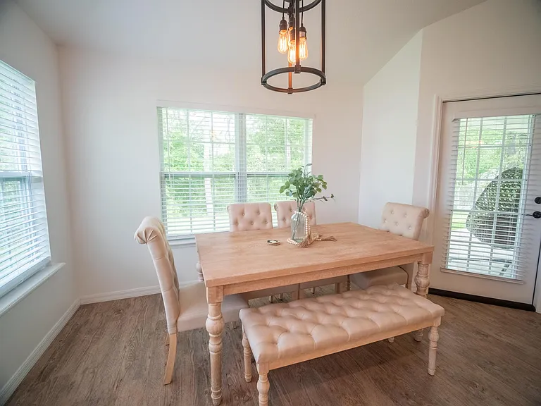315 SE Lindale Gln — Photo 25