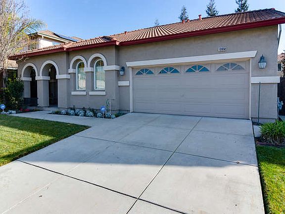 3rd image of 10850 Lands End Dr