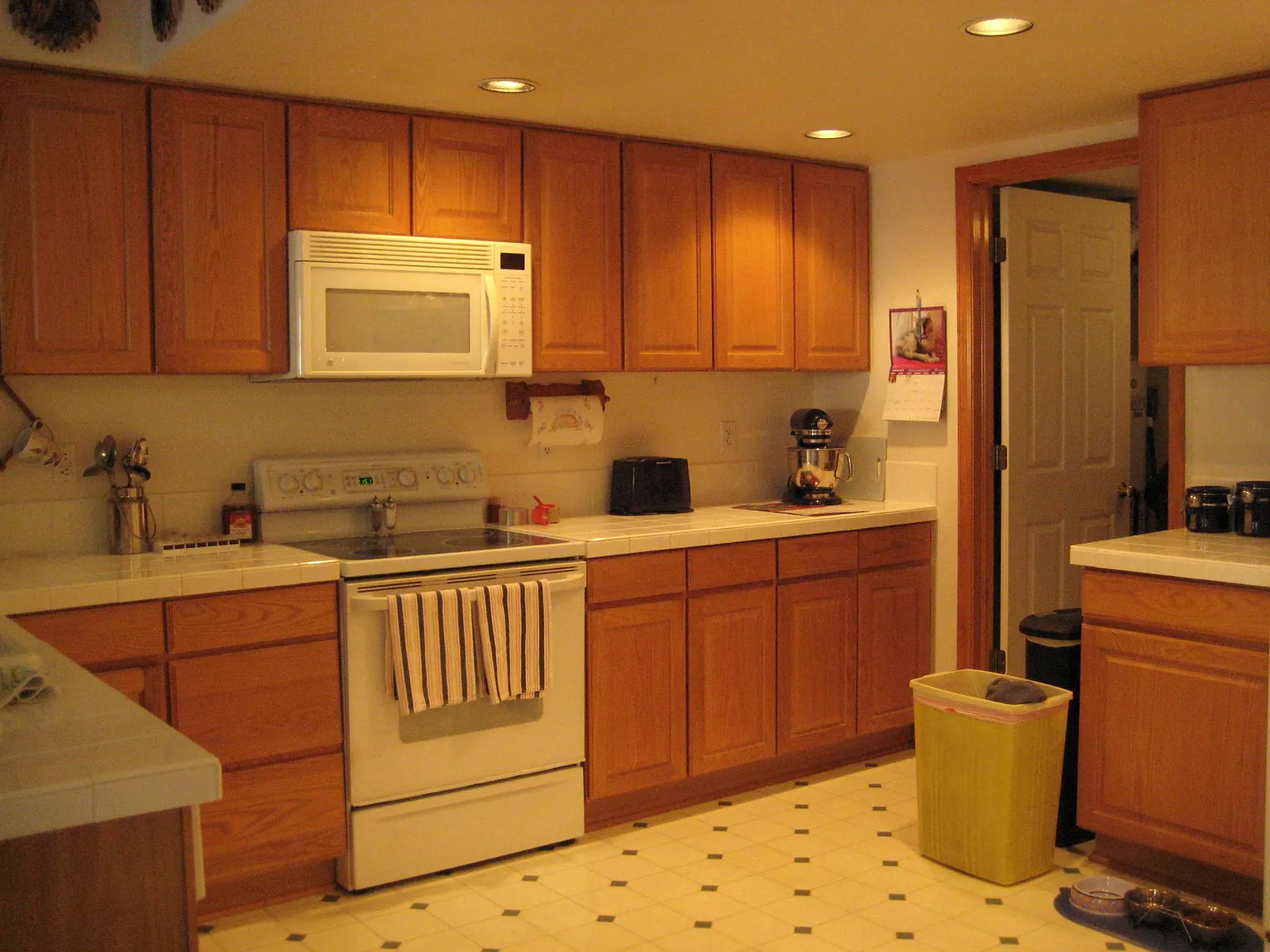 3 bed, 2.5 bath, 1704 sqft, $2,670 — Photo 4