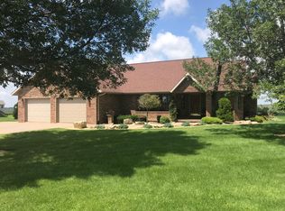 18266 Bellevue Cascade Rd, Zwingle, IA 52079