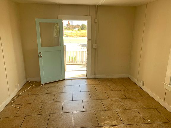 3rd image of 215 W Clark Ave #B
