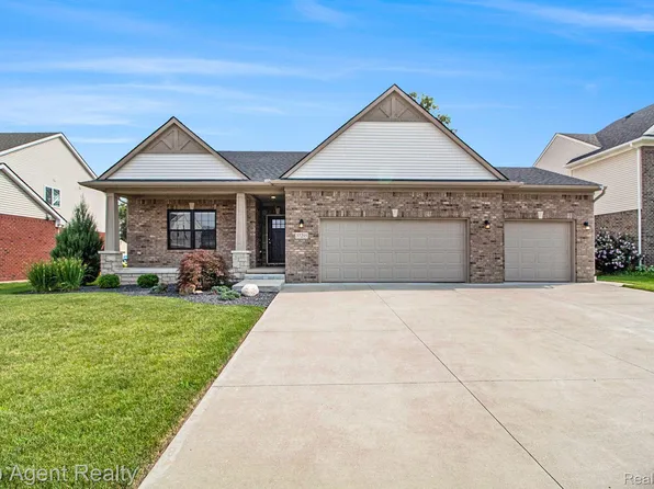 37215 Mallory Dr, Livonia, MI 48154