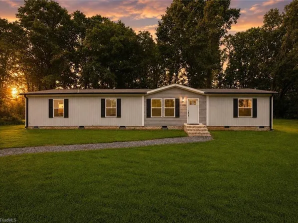 6008 Apple Wyrick Rd, Gibsonville, NC 27249