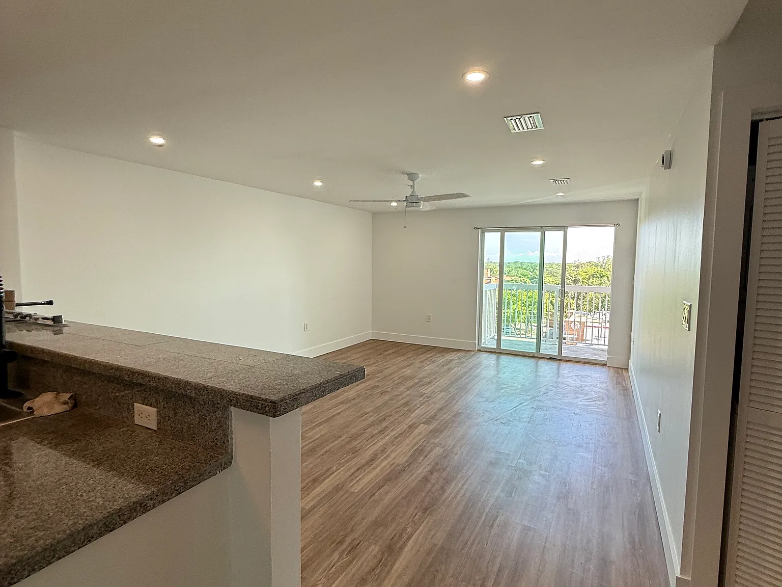 2 bed, 843 sqft, $2,800 — Photo 1