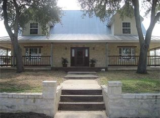 126 Carter Ln, Stockdale, TX 78160