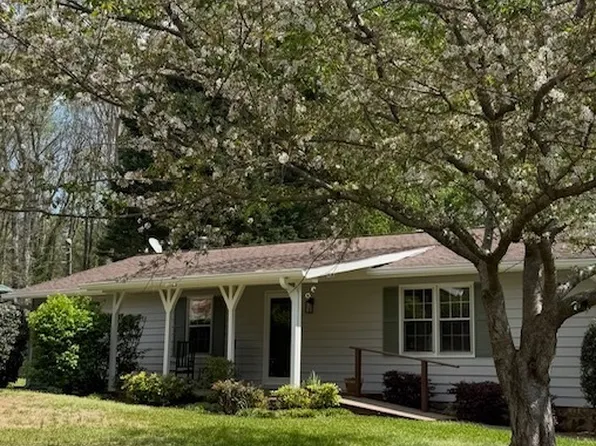 1366 Zebulon Rd, Griffin, GA 30224