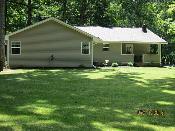 3rd image of 150 White Oaks Dr