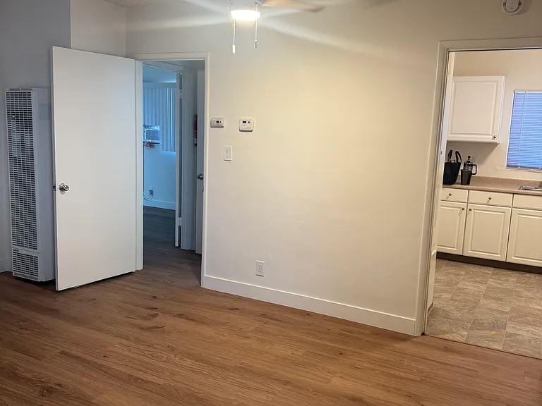 2215 N Catalina St #A — Photo 14