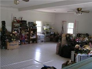 4th image of 1601 Lakeview Dr