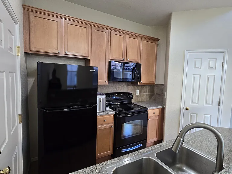 23002 E Ontario Dr #101 — Photo 8