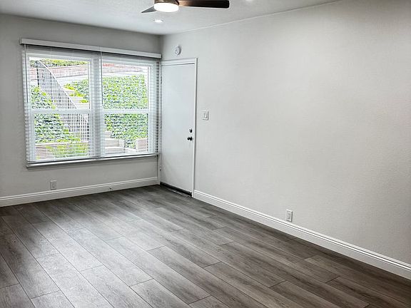 3rd image of 1701 Peppertree Ln APT 3