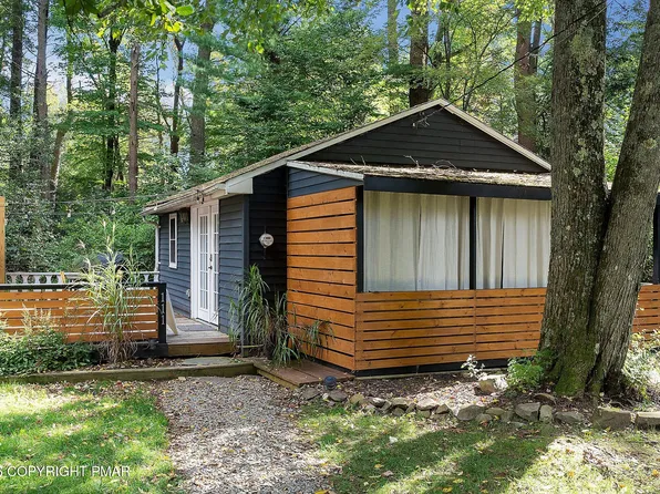 111 Sweet Pea Ln, Pocono Pines, PA 18350