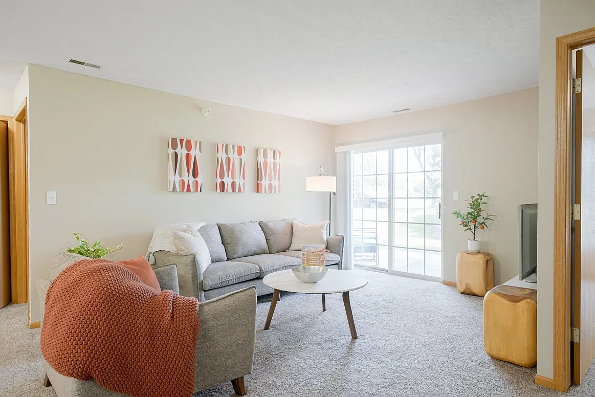 Williamsburg Park Apartments — Photo 2