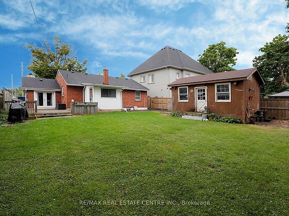 3rd image of 354 W Martin St SE