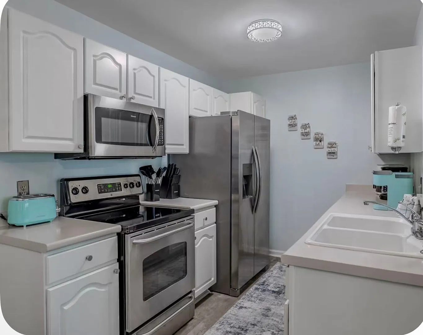 Renovated 3BR/2BA Furnished Condo in Surfside Beach Pool & Great Location — Photo 2