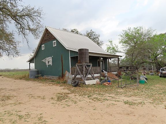2nd image of 678 Tank Hollow Rd