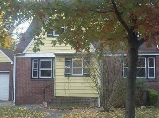728 Hartwell St, Teaneck, NJ 07666