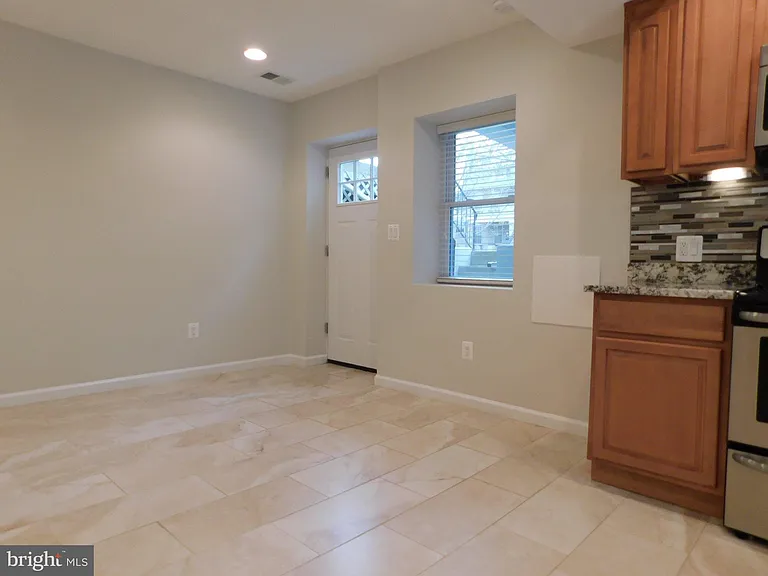 308 Webster St NW — Photo 8