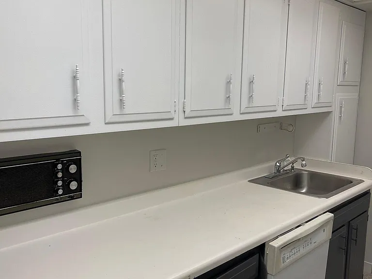 612 S Johnson St #11 — Photo 6