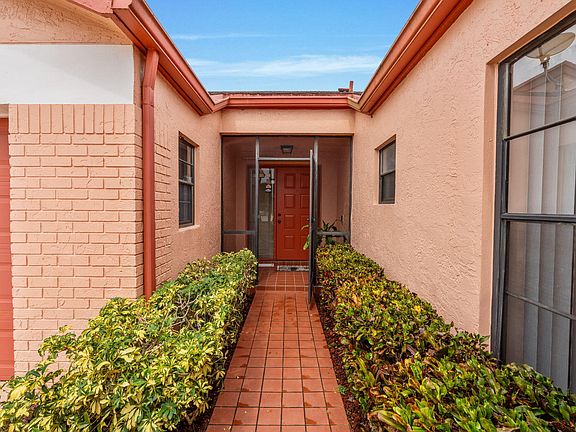 3rd image of 21082 Rustlewood Avenue