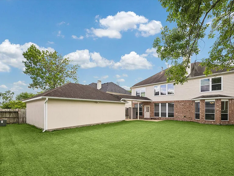 2614 Cezanne Cir — Photo 30
