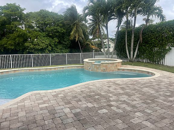 backyard/pool