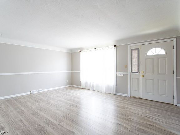 5th image of 5632 Saxon Dr