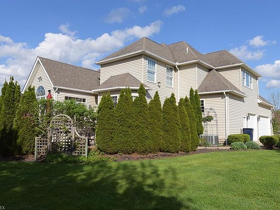 3rd image of 3329 Linden Pl