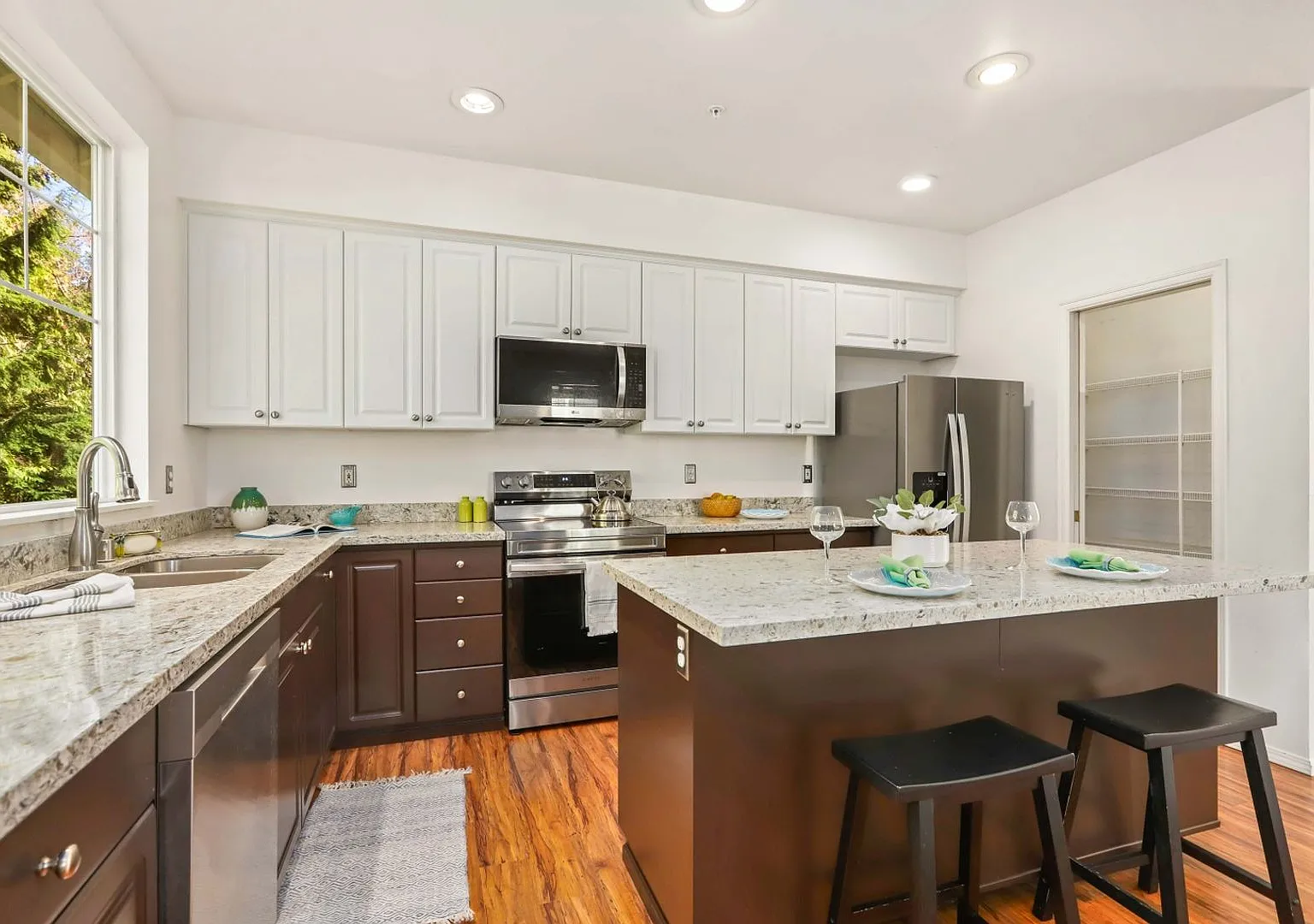 Rare Oversized Garage | Nature Preserve Views | Near Paine Field in Everett — Photo 1