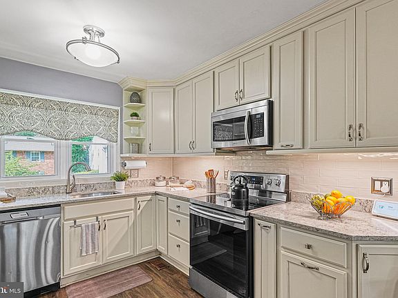 2nd image of 531 Benforest Dr