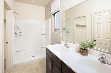 5th image of 10922 W Claxton Dr