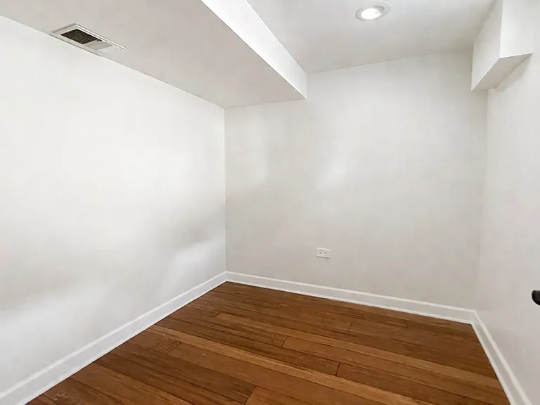 4259 N Narragansett Ave — Photo 12