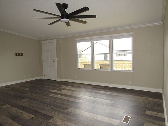 5th image of 2141 Crockett St