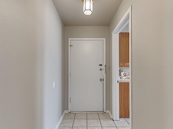 5th image of 133 SW 64th Ter