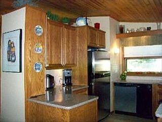 3rd image of 1822 E Liberty Dr