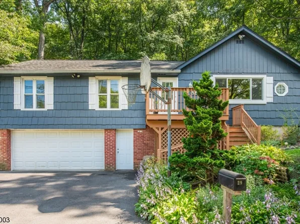 29 Old Woodland Trl, Jefferson Twp., NJ 07438