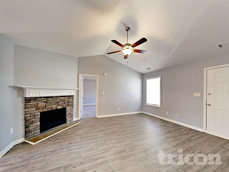 184 Kings Crossing Ct — Photo 5