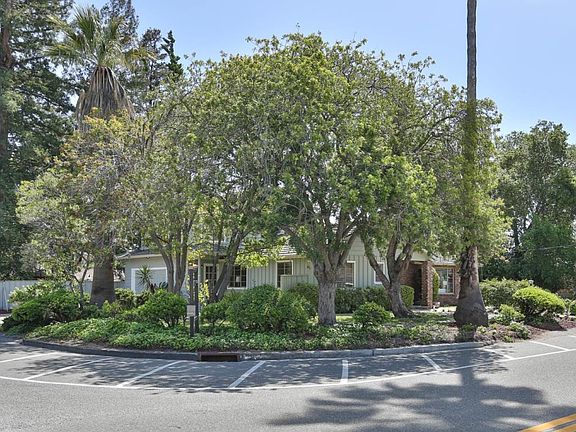3rd image of 13630 Beaumont Ave