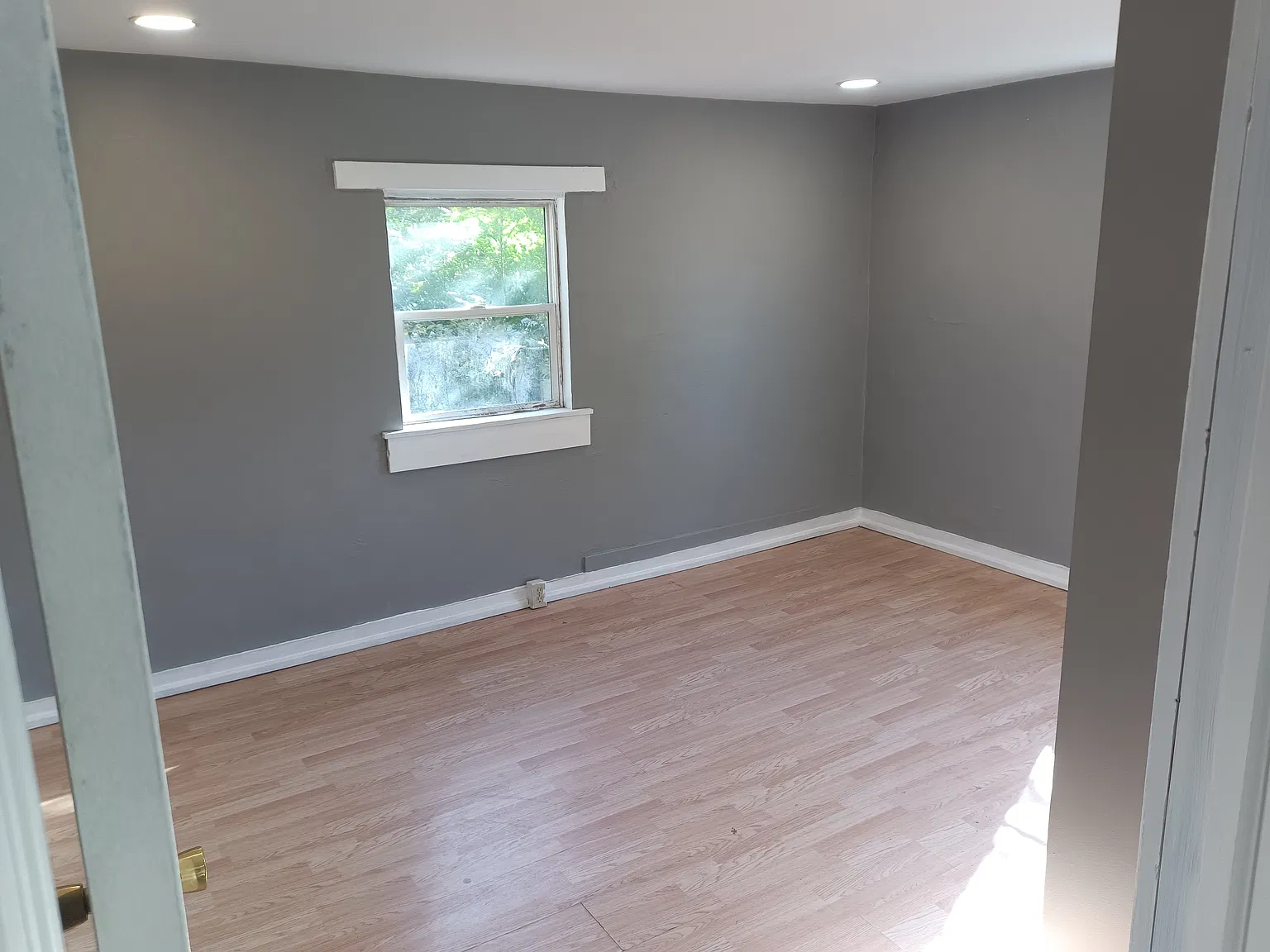 4 bed, 1.5 bath, 1744 sqft, $1,850 — Photo 4